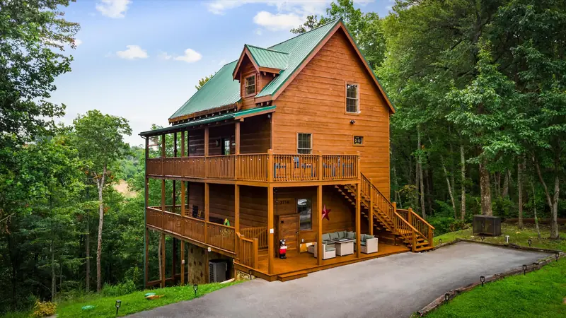 The driveway at Acorn Ridge, level with the ground-floor entry